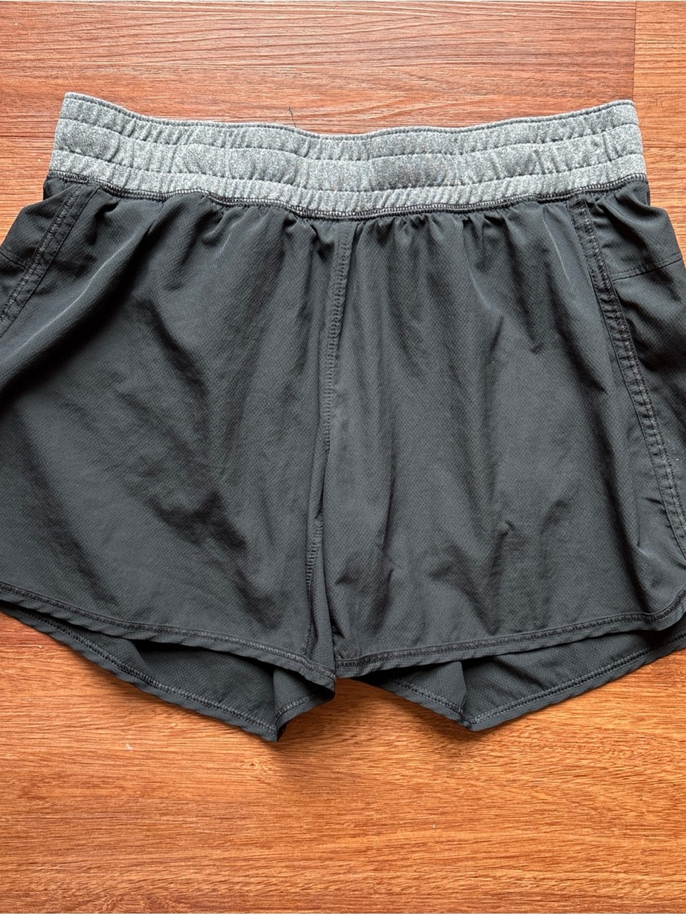 Columbia Shorts Womens M Black Elastic Waist Lined 4" Inseam Running‎ Training